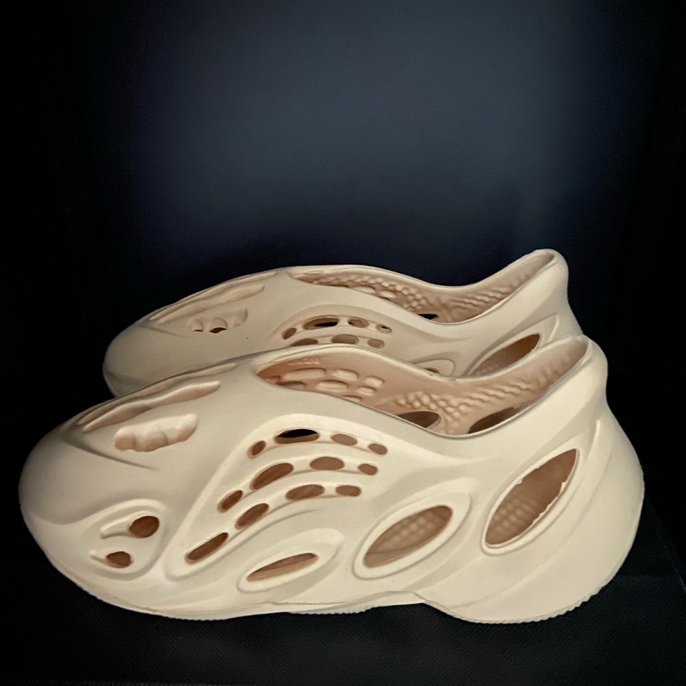 Foam runners (no brand) apricot colour
